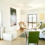 Comfortable + Terrace Apartament *