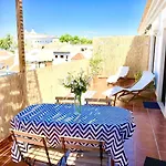 Comfortable + Terrace *