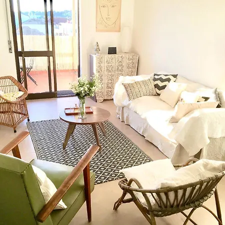 Comfortable + Terrace Apartment *